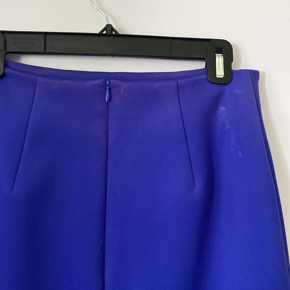 Blue pencil skirt with slit - Picture 4 of 9